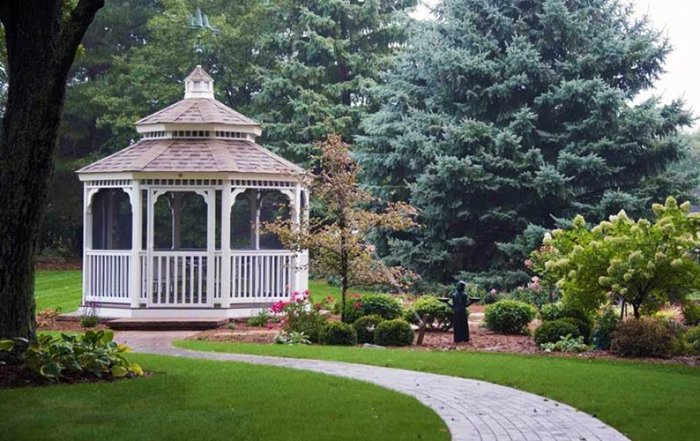 Vinyl Screened Virginia Gazebos