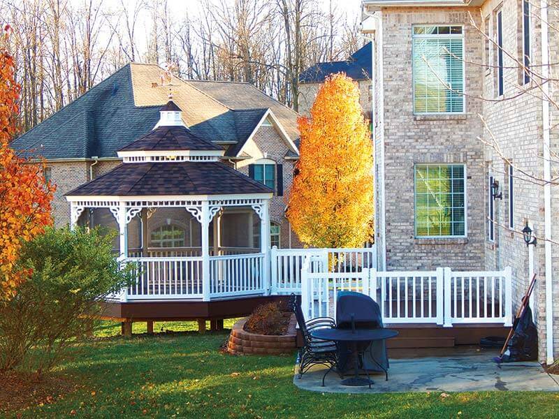 octagon gazebo in the fall